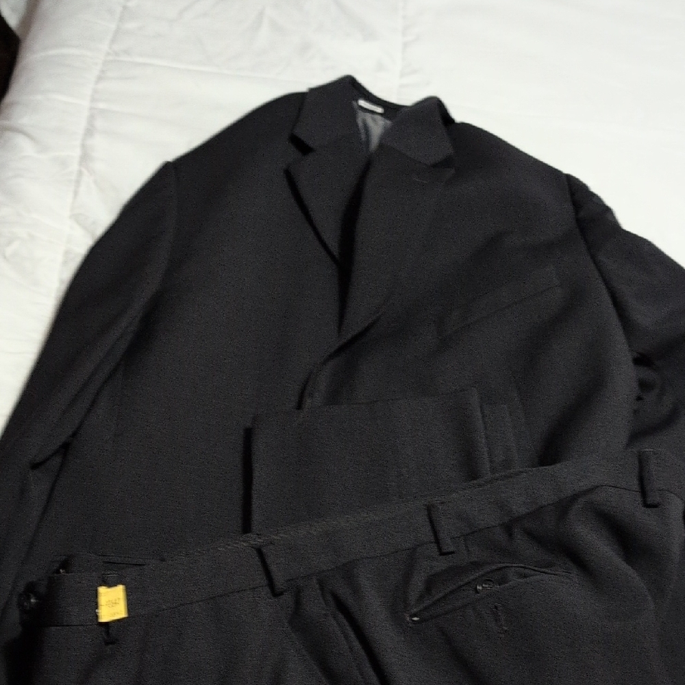 Pronto Uomo Charcoal Gray Suit